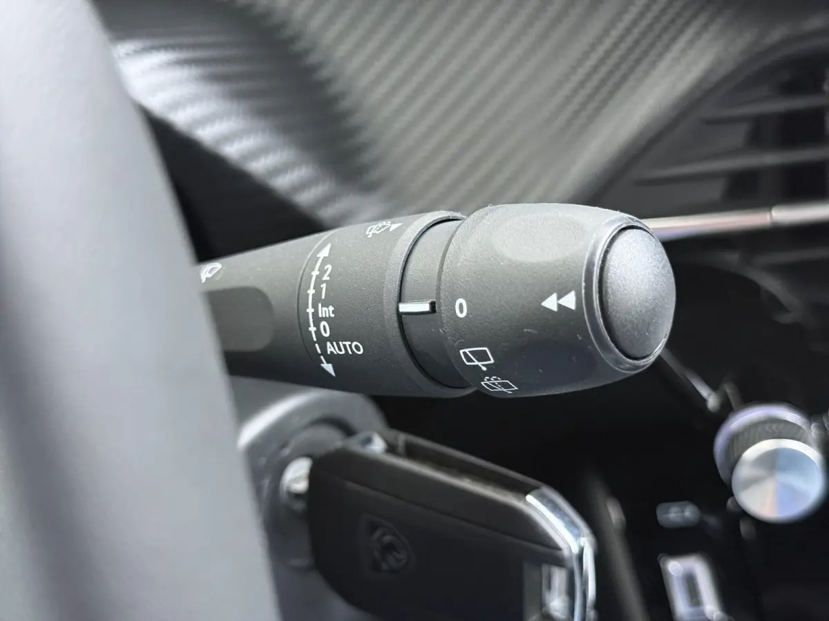 Allure 100pk | Navigatie | Camera achter | Parkeersensoren | Cruise control | Lichtmetalen velgen | LED koplampen | Apple Carplay en Android auto