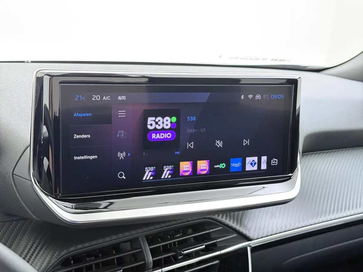 Allure 100pk | Navigatie | Camera achter | Parkeersensoren | Cruise control | Lichtmetalen velgen | LED koplampen | Apple Carplay en Android auto