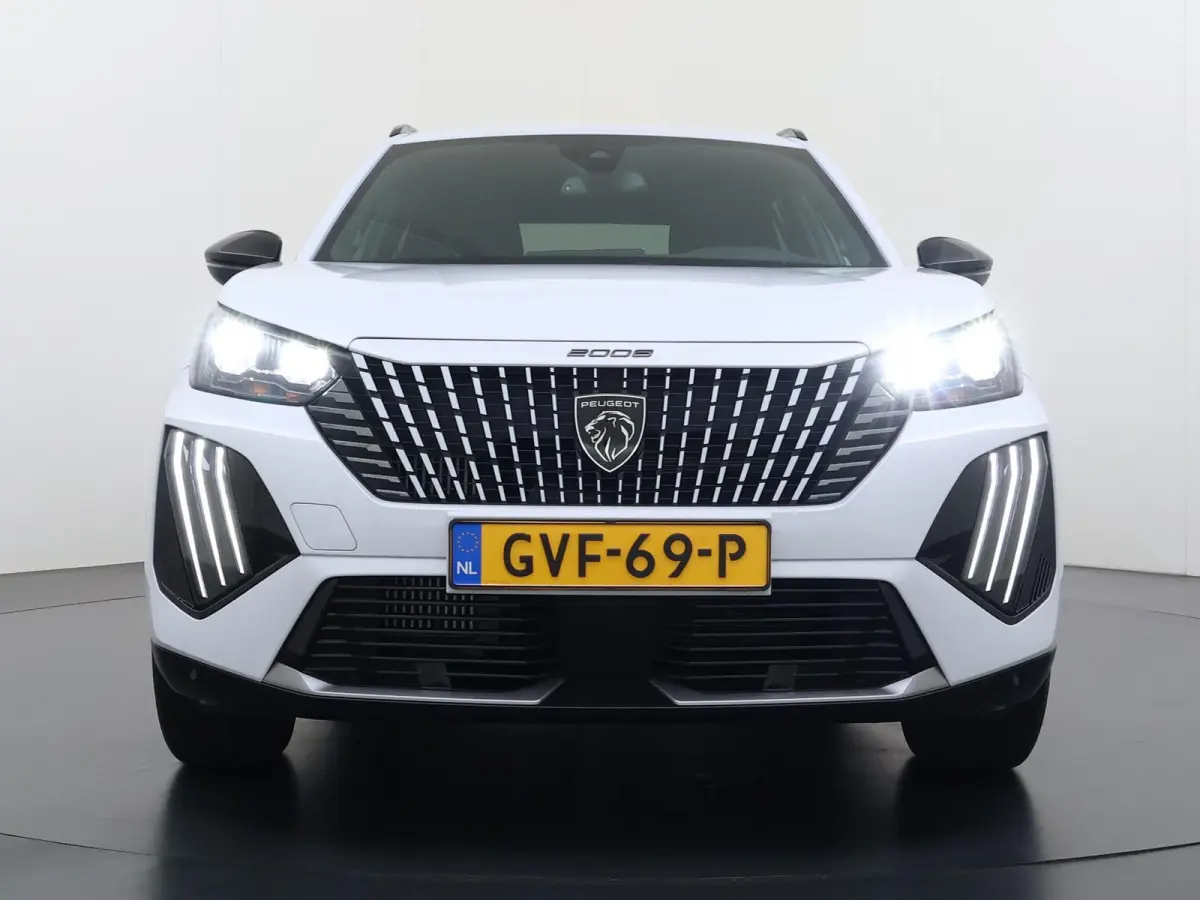 Allure 100pk | Navigatie | Camera achter | Parkeersensoren | Cruise control | Lichtmetalen velgen | LED koplampen | Apple Carplay en Android auto