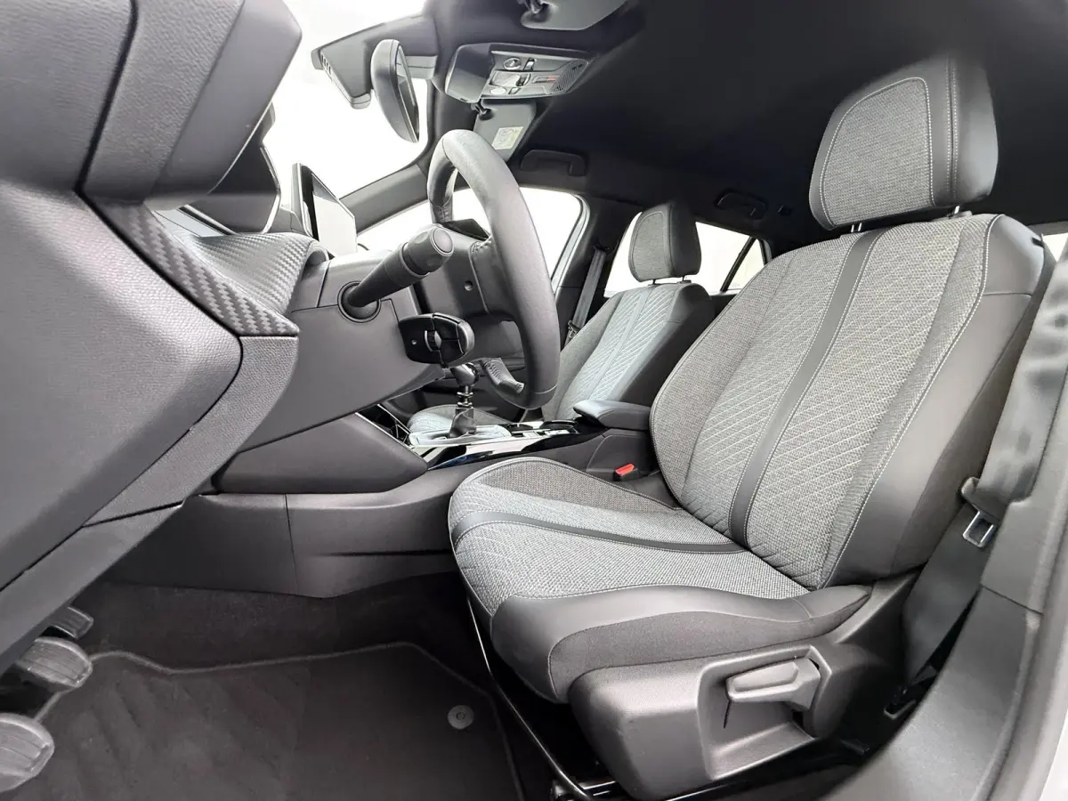 Allure 100pk | Navigatie | Camera achter | Parkeersensoren | Cruise control | Lichtmetalen velgen | LED koplampen | Apple Carplay en Android auto
