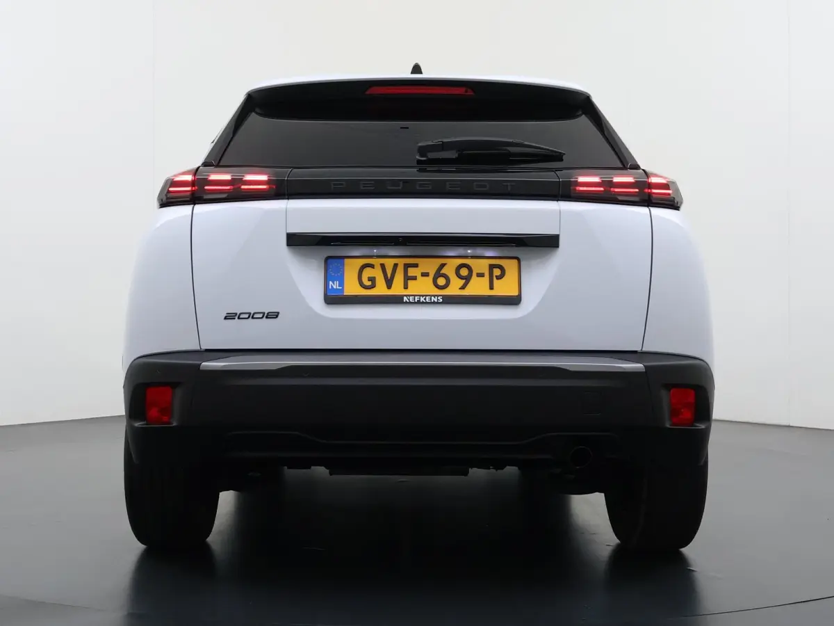 Allure 100pk | Navigatie | Camera achter | Parkeersensoren | Cruise control | Lichtmetalen velgen | LED koplampen | Apple Carplay en Android auto