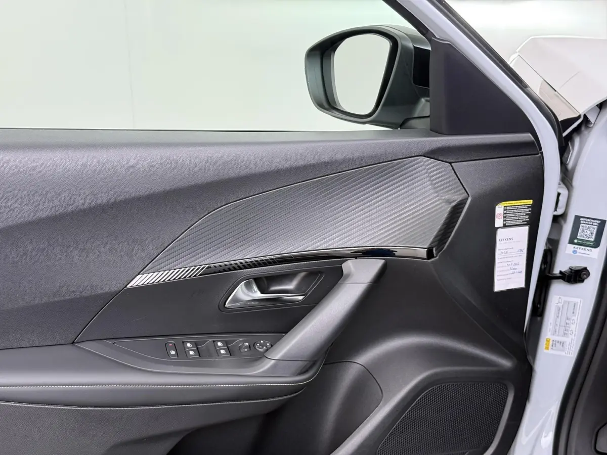 Allure 100pk | Navigatie | Camera achter | Parkeersensoren | Cruise control | Lichtmetalen velgen | LED koplampen | Apple Carplay en Android auto