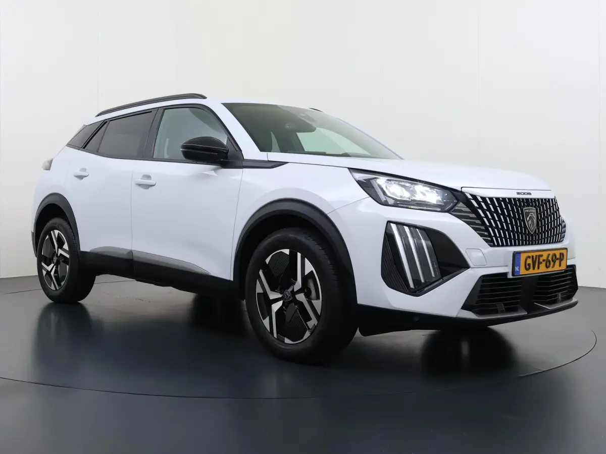 Allure 100pk | Navigatie | Camera achter | Parkeersensoren | Cruise control | Lichtmetalen velgen | LED koplampen | Apple Carplay en Android auto