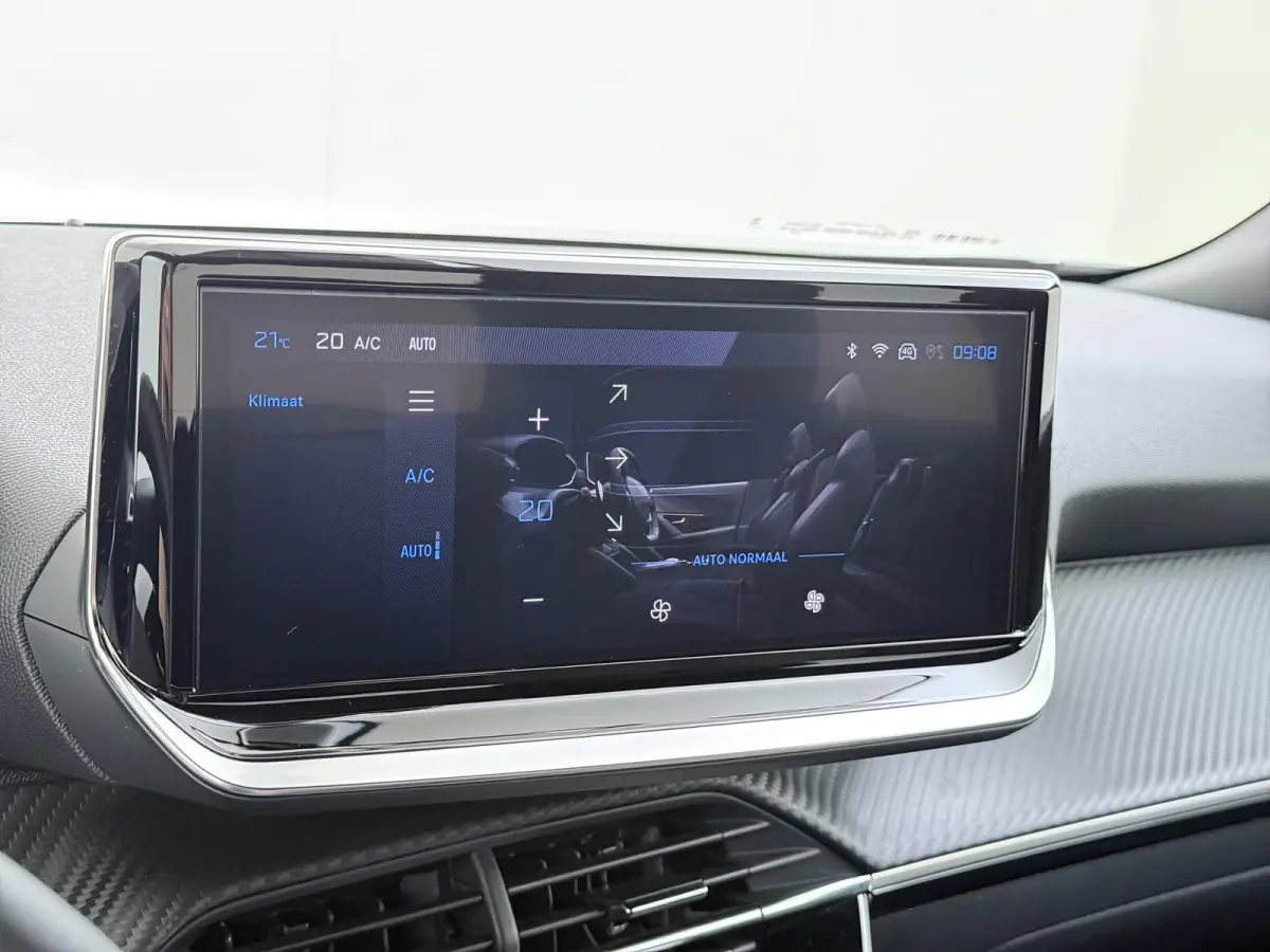 Allure 100pk | Navigatie | Camera achter | Parkeersensoren | Cruise control | Lichtmetalen velgen | LED koplampen | Apple Carplay en Android auto