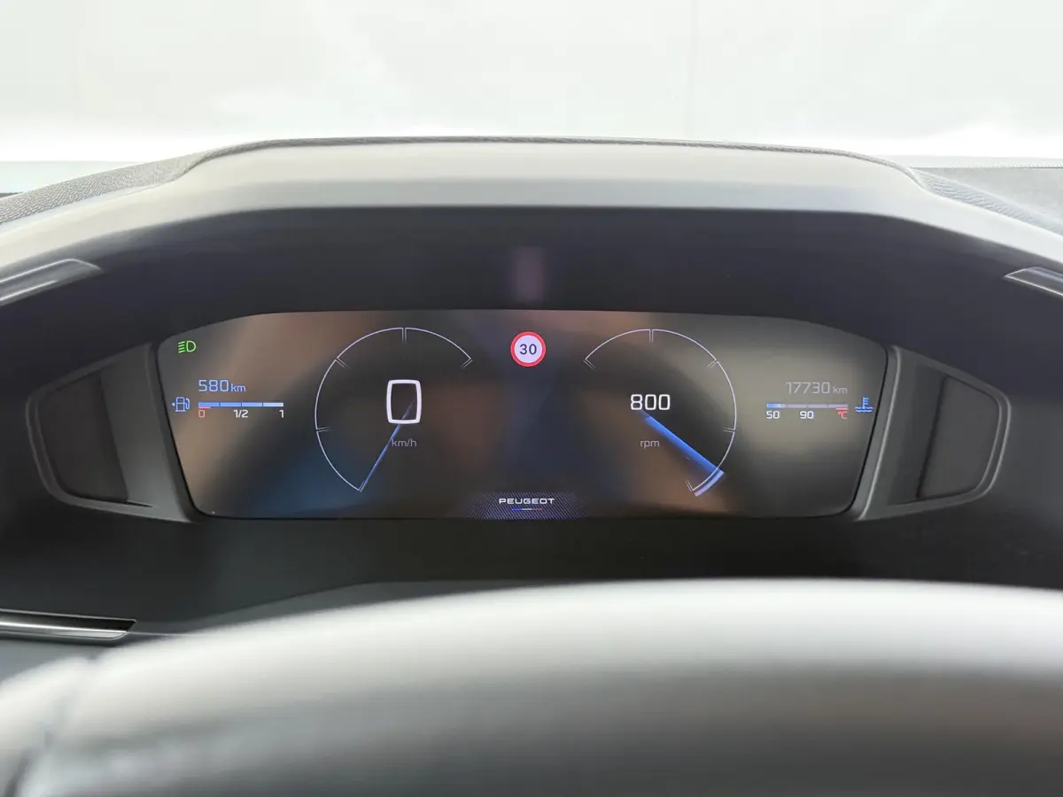 Allure 100pk | Navigatie | Camera achter | Parkeersensoren | Cruise control | Lichtmetalen velgen | LED koplampen | Apple Carplay en Android auto