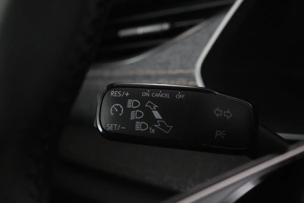 1.5 TSI Business Edition > Camera/Trekhaak/Winterpakket/ Graphite Grey