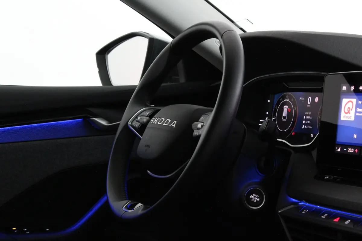 1.5 TSI Business Edition > Camera/Trekhaak/Winterpakket/ Graphite Grey