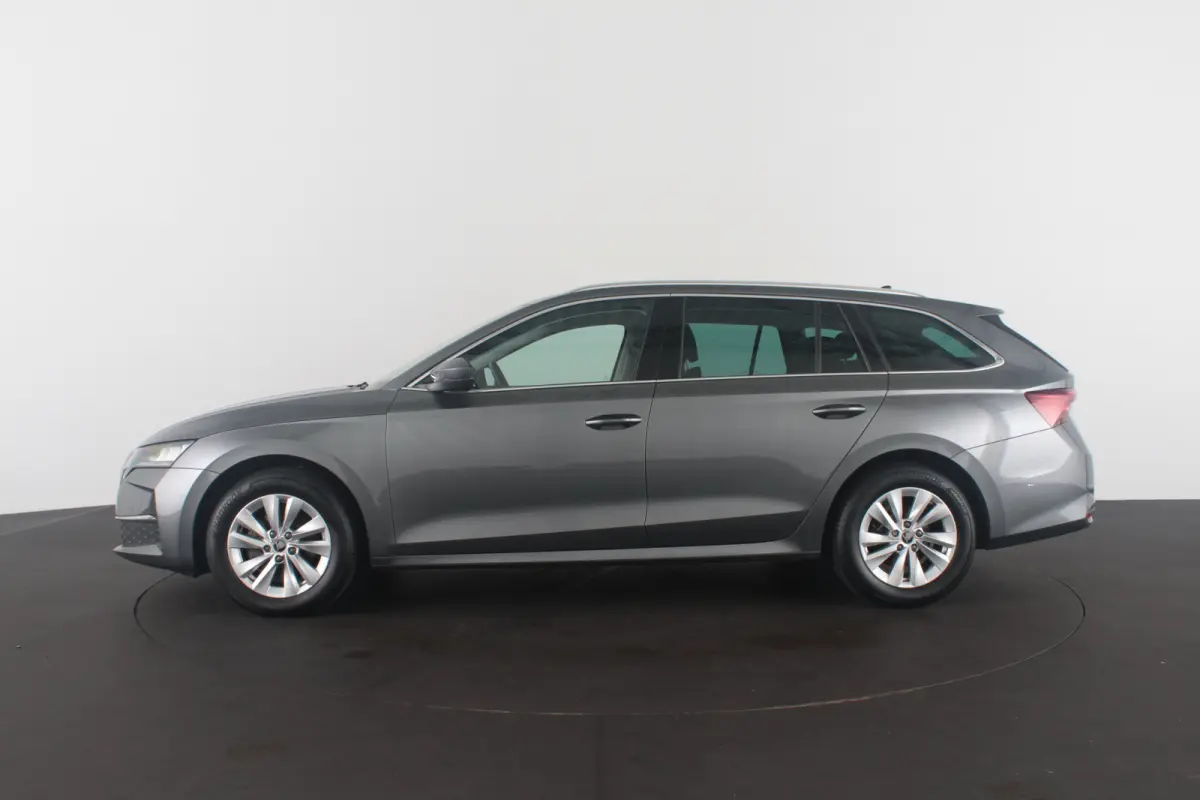 1.5 TSI Business Edition > Camera/Trekhaak/Winterpakket/ Graphite Grey
