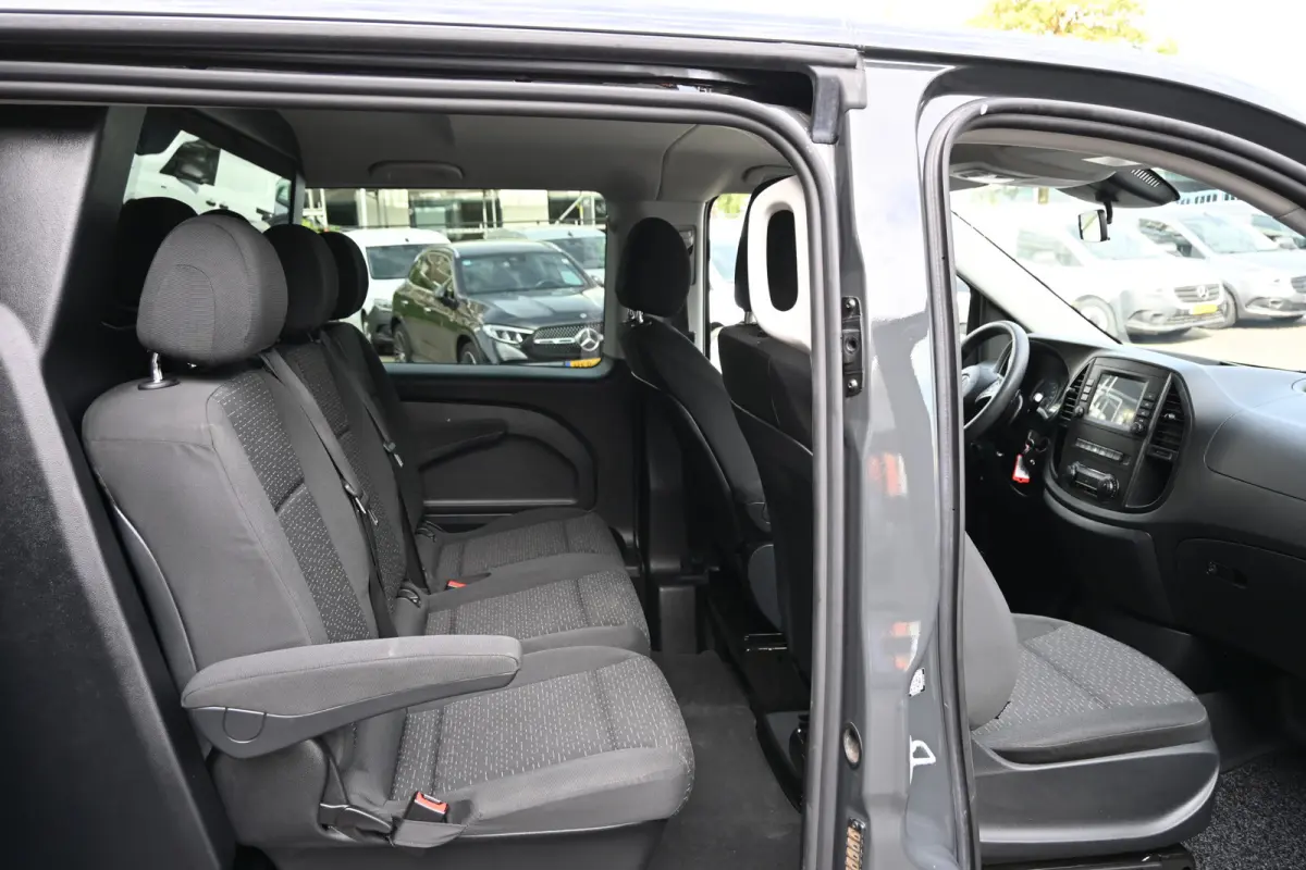 114 CDI L2 DC Camera, Apple Carplay/Android Auto