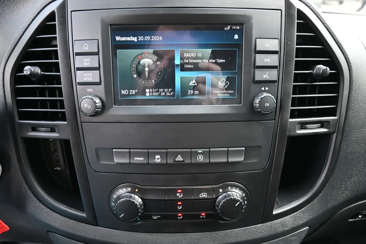 114 CDI L2 DC Camera, Apple Carplay/Android Auto