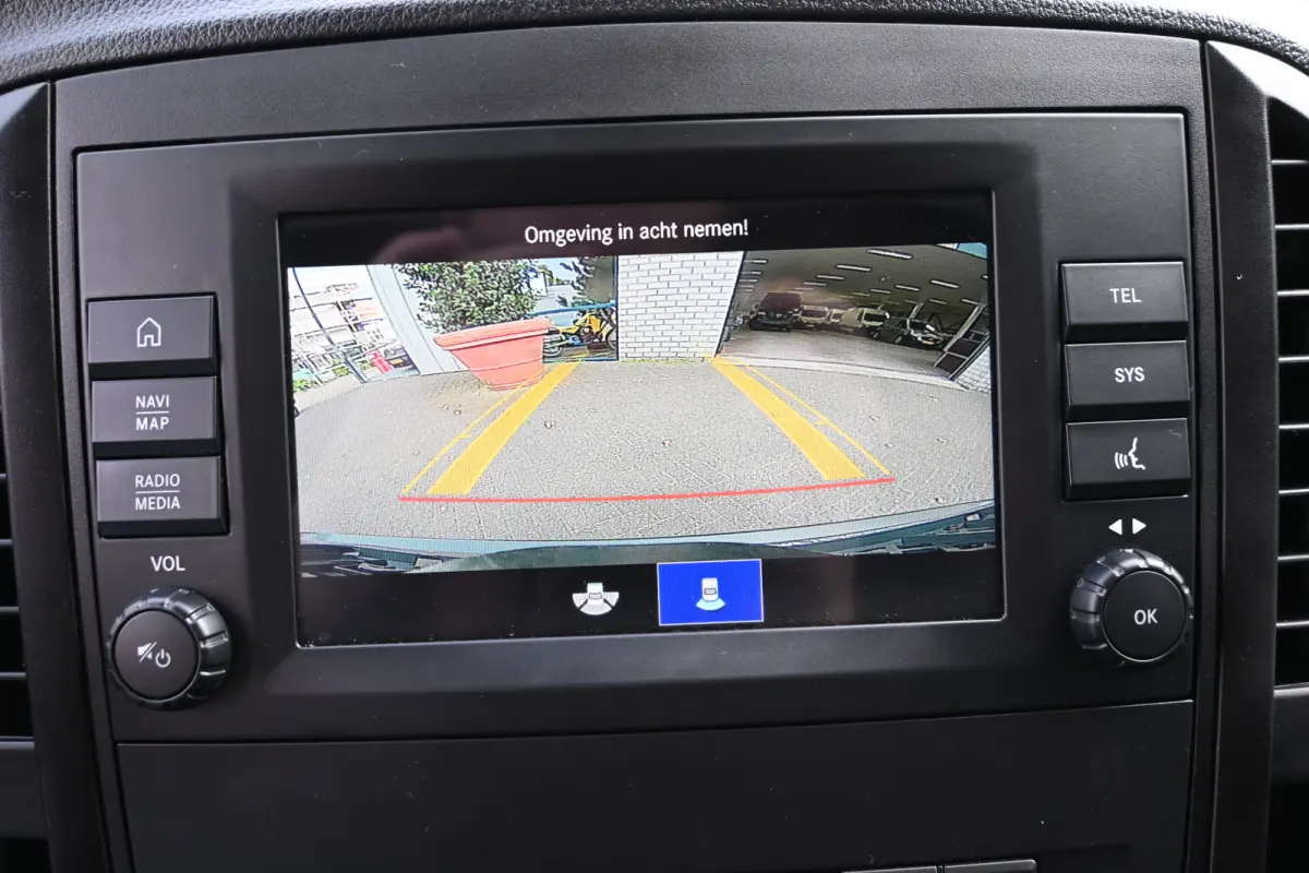 114 CDI L2 DC Camera, Apple Carplay/Android Auto