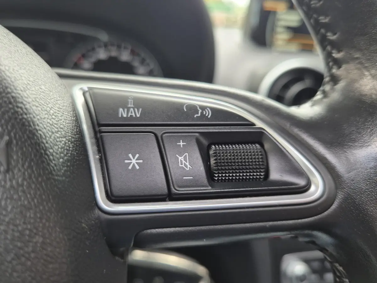 1.0 TFSI Sport Pro Line S | Panoramadak | Xenon | Navigatie | Cruise Control | Climate Control | Licht metalen velgen