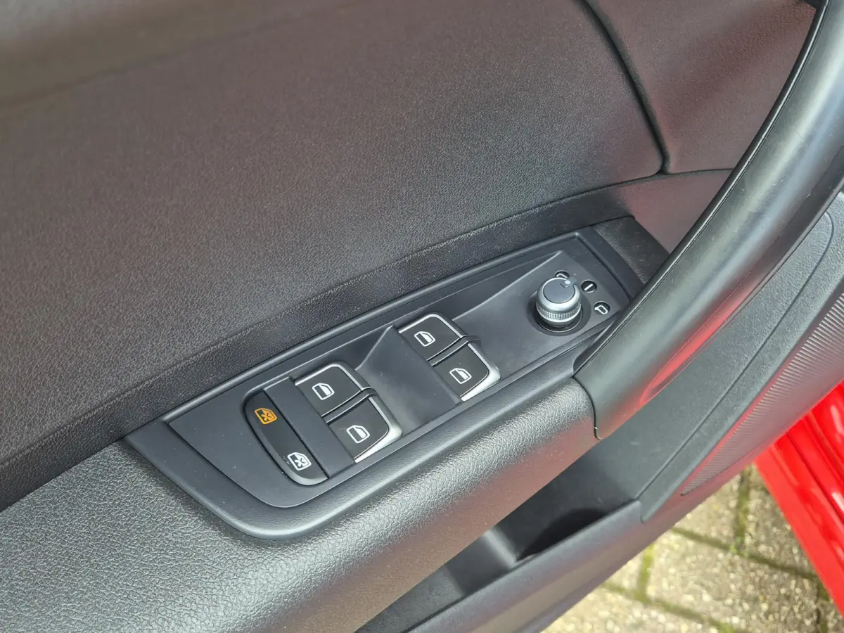 1.0 TFSI Sport Pro Line S | Panoramadak | Xenon | Navigatie | Cruise Control | Climate Control | Licht metalen velgen