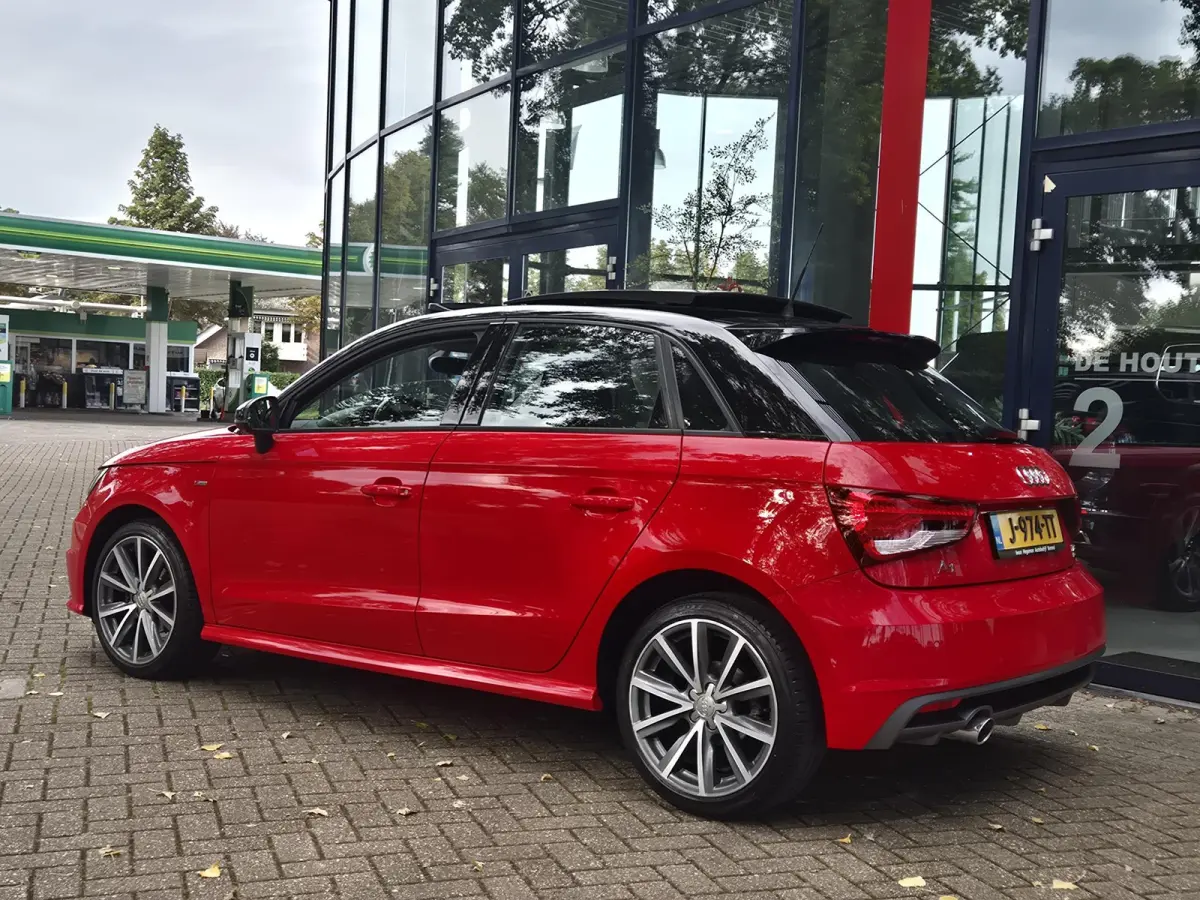 1.0 TFSI Sport Pro Line S | Panoramadak | Xenon | Navigatie | Cruise Control | Climate Control | Licht metalen velgen