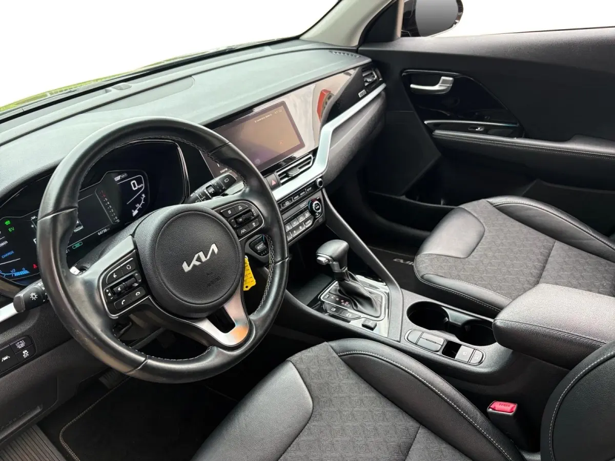 1.6 GDi Hybrid DynamicLine | Navigatie | Apple Carplay / Android Auto | Climate Control | Achterruitrij Camera | Lichtmetalen Velgen |