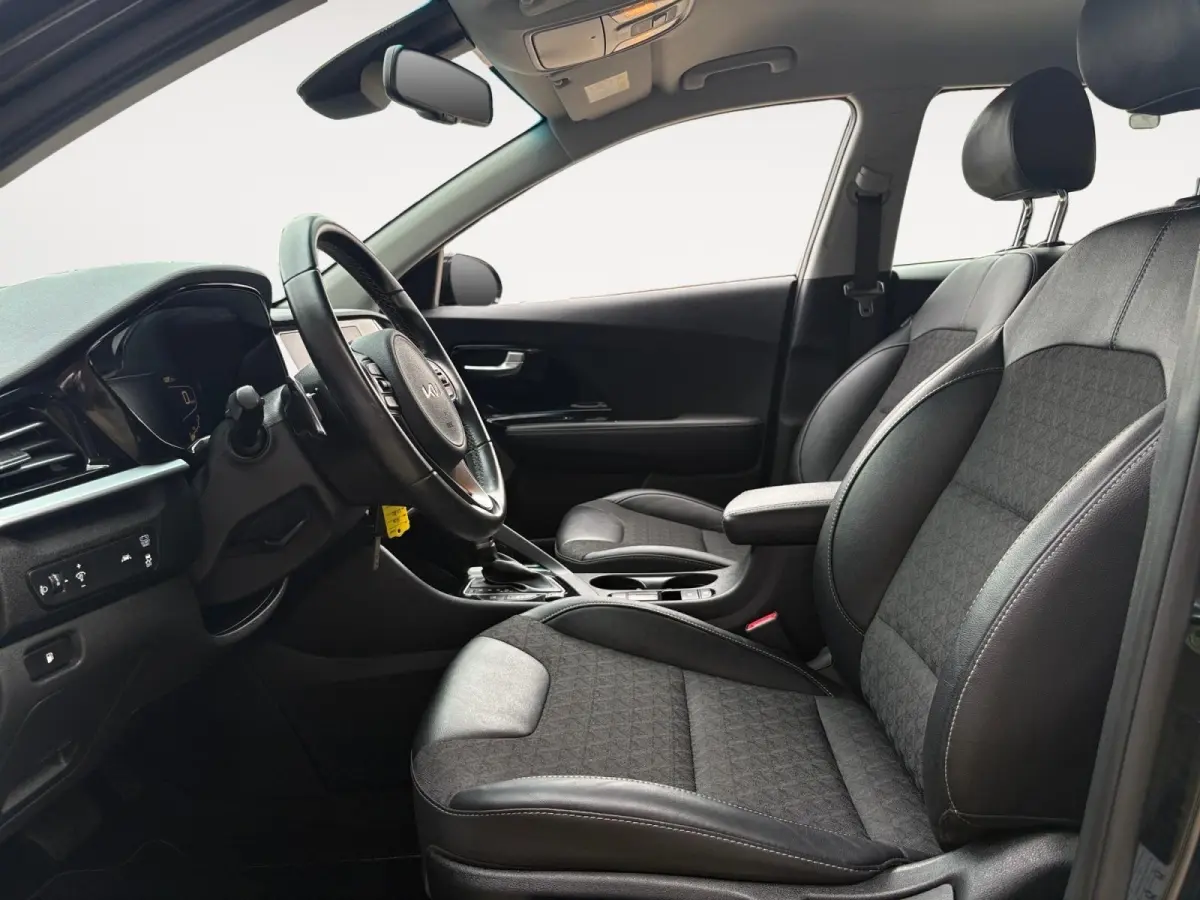 1.6 GDi Hybrid DynamicLine | Navigatie | Apple Carplay / Android Auto | Climate Control | Achterruitrij Camera | Lichtmetalen Velgen |