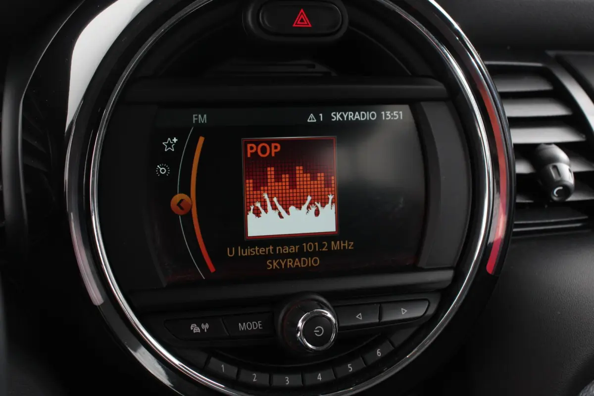 one 1.5 Automaat One Pepper Matrix Led koplampen Climate Control Parkeersensoren Cruise Control Adaptive Stoelverwarming Union Jack lampen Camera