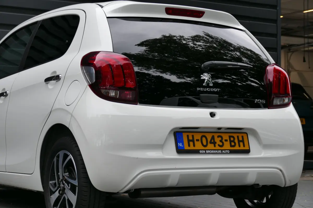 1.0 E-VTI 72PK 5-DRS ALLURE / NAVI / CLIMA / LED / 15" LMV / CAMERA / BLUETOOTH / PACK STYLE !!
