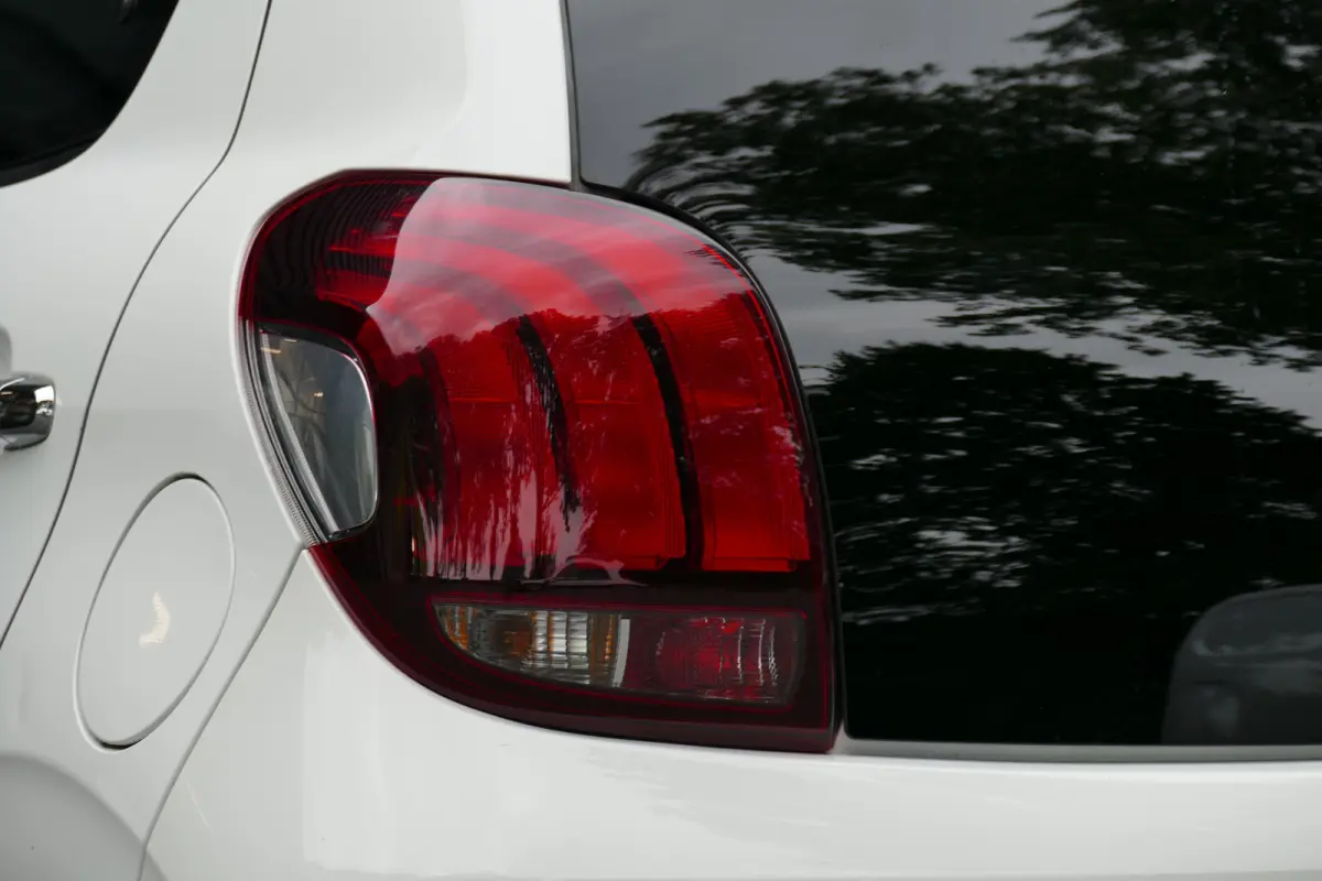1.0 E-VTI 72PK 5-DRS ALLURE / NAVI / CLIMA / LED / 15" LMV / CAMERA / BLUETOOTH / PACK STYLE !!