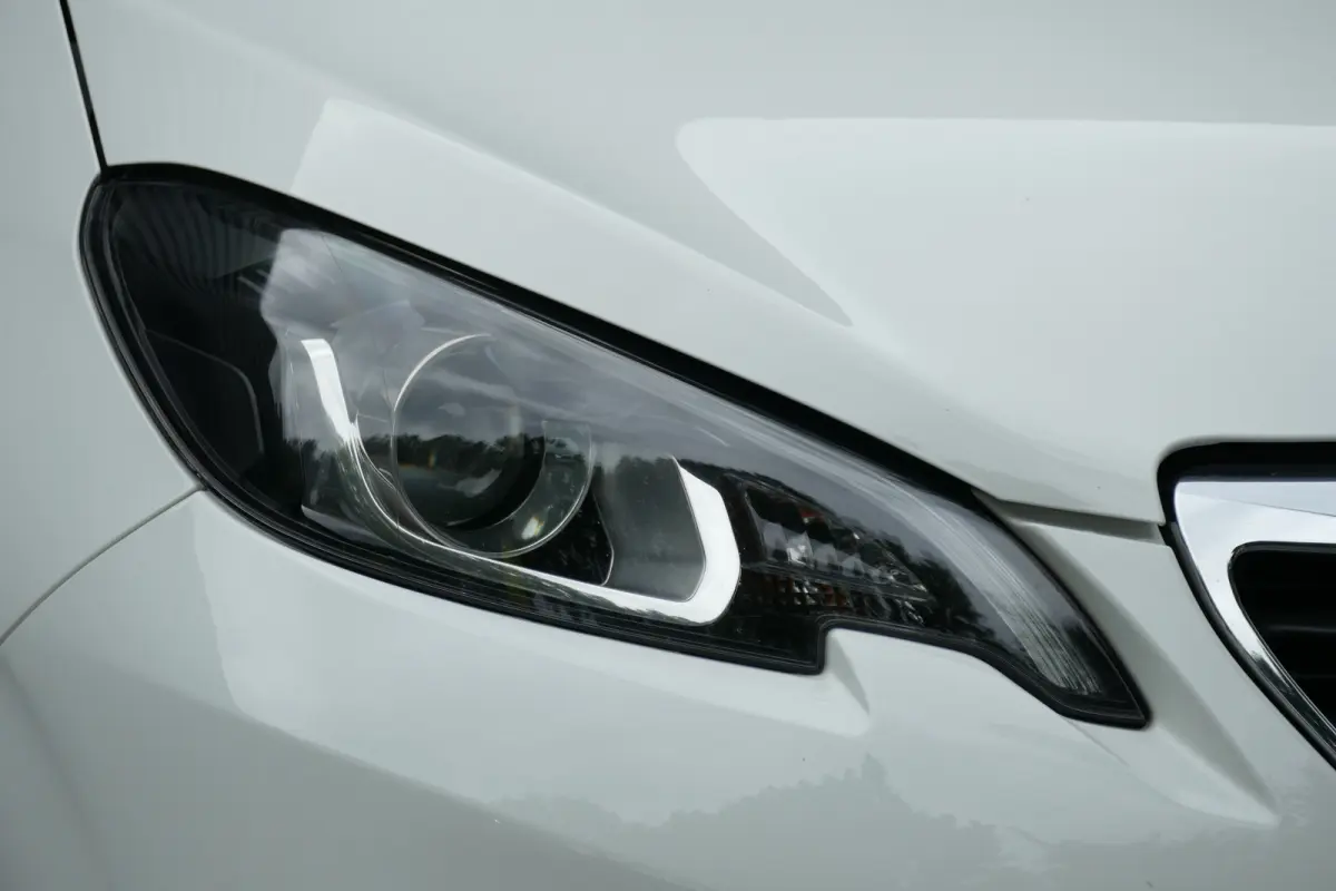1.0 E-VTI 72PK 5-DRS ALLURE / NAVI / CLIMA / LED / 15" LMV / CAMERA / BLUETOOTH / PACK STYLE !!