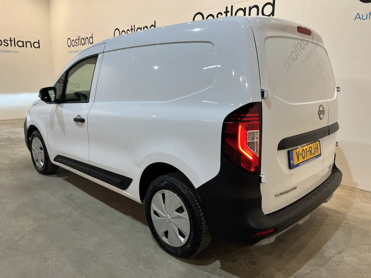 E (Nissan E-Townstar) Acenta L1 44 kWh / 100% elektrisch !! / SOH 98% / CCS Snelladen / Airco / Cruise Control / PDC / LED / 25.000 KM !!