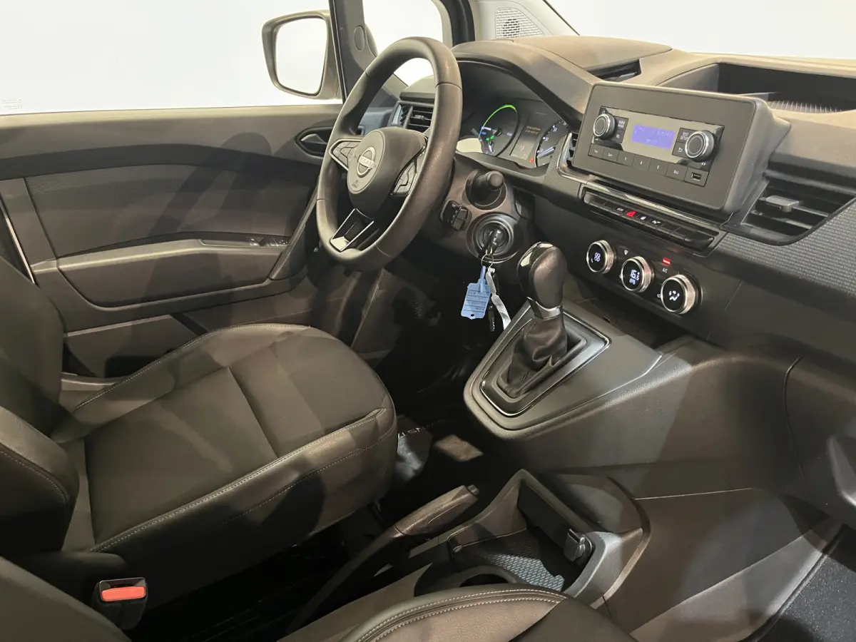 E (Nissan E-Townstar) Acenta L1 44 kWh / 100% elektrisch !! / SOH 98% / CCS Snelladen / Airco / Cruise Control / PDC / LED / 25.000 KM !!