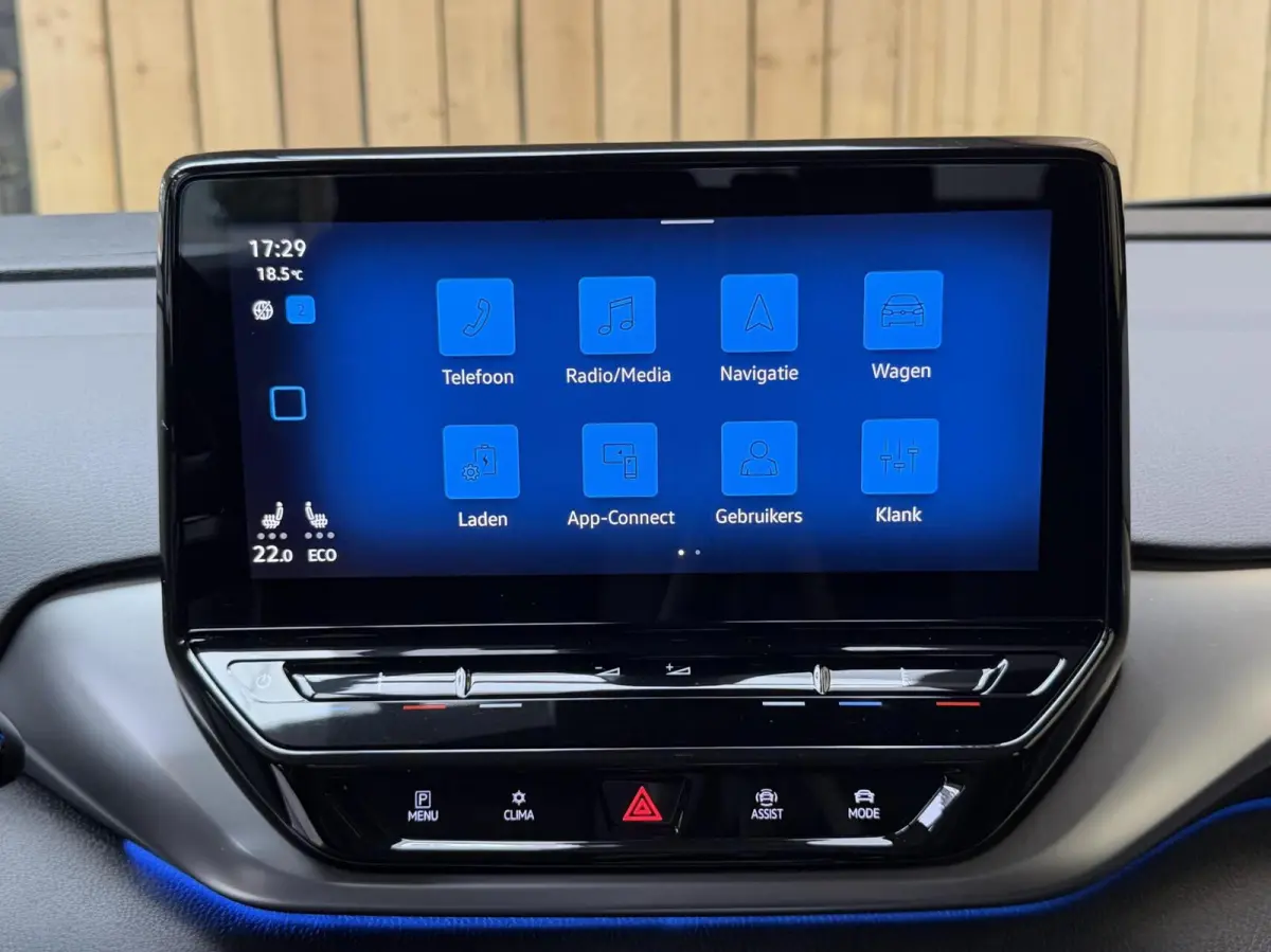 Pro 77 kWh SoH 94,68% | Warmtepomp | Apple CarPlay/Android Auto | Adaptieve cruise control | Climate control | LED koplampen | Navigatiesysteem | Voorstoelen en stuurwiel verwarmd | Parkeers