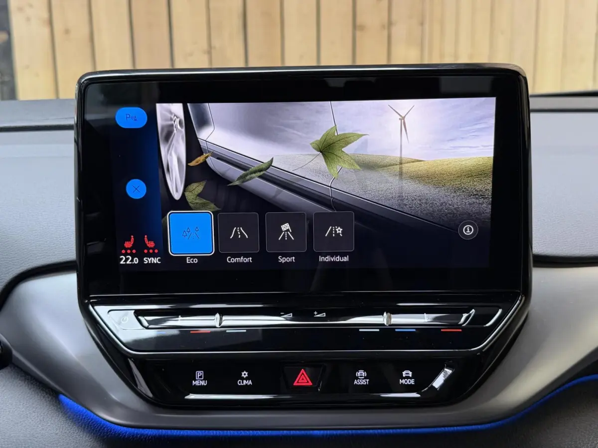 Pro 77 kWh SoH 94,68% | Warmtepomp | Apple CarPlay/Android Auto | Adaptieve cruise control | Climate control | LED koplampen | Navigatiesysteem | Voorstoelen en stuurwiel verwarmd | Parkeers