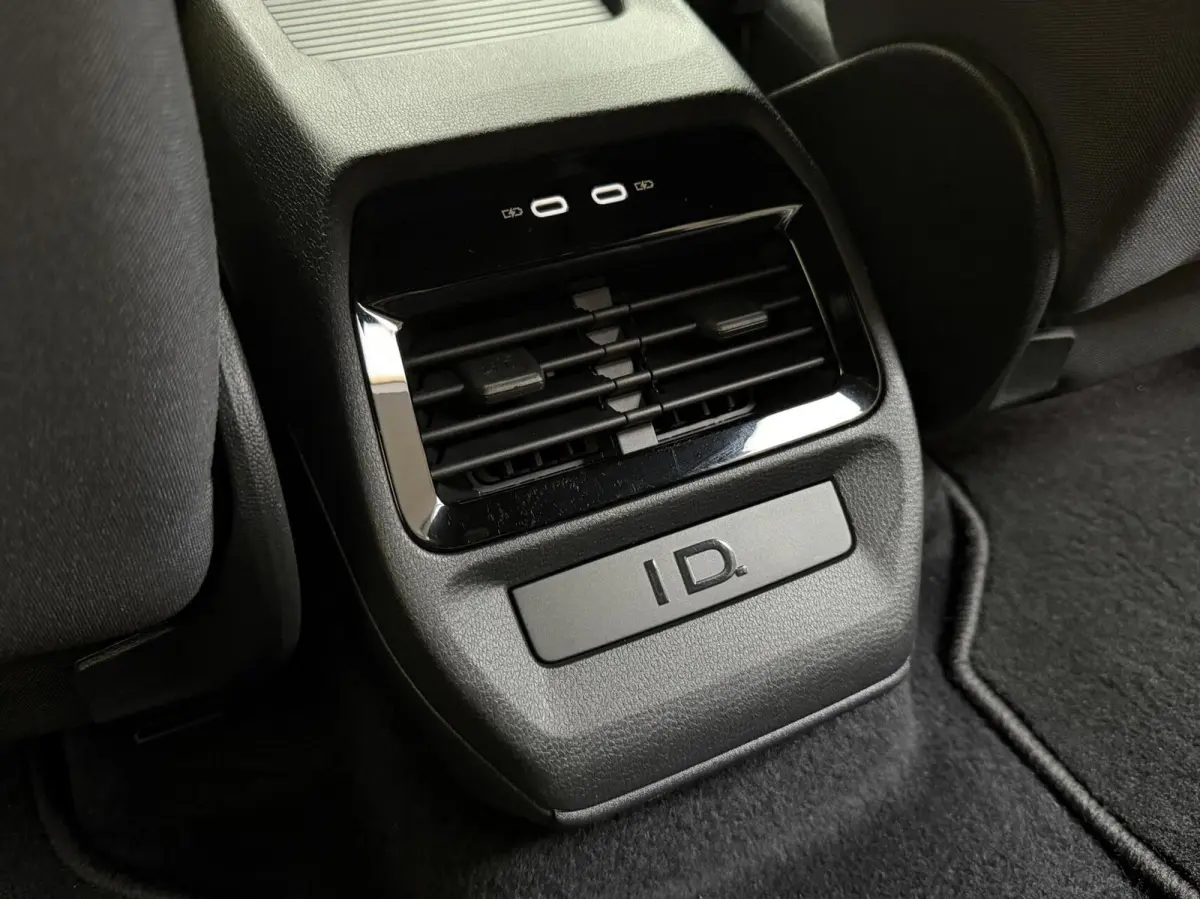 Pro 77 kWh SoH 94,68% | Warmtepomp | Apple CarPlay/Android Auto | Adaptieve cruise control | Climate control | LED koplampen | Navigatiesysteem | Voorstoelen en stuurwiel verwarmd | Parkeers