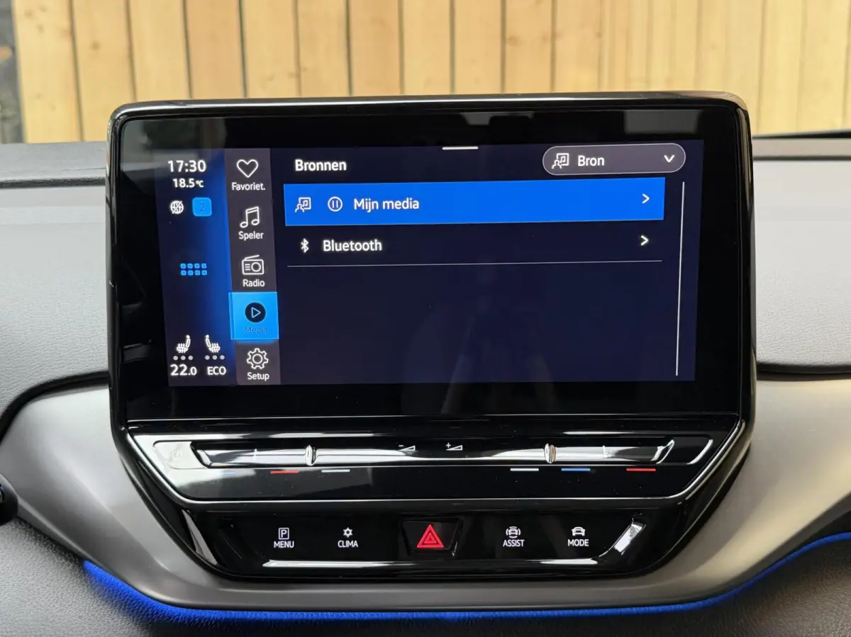 Pro 77 kWh SoH 94,68% | Warmtepomp | Apple CarPlay/Android Auto | Adaptieve cruise control | Climate control | LED koplampen | Navigatiesysteem | Voorstoelen en stuurwiel verwarmd | Parkeers