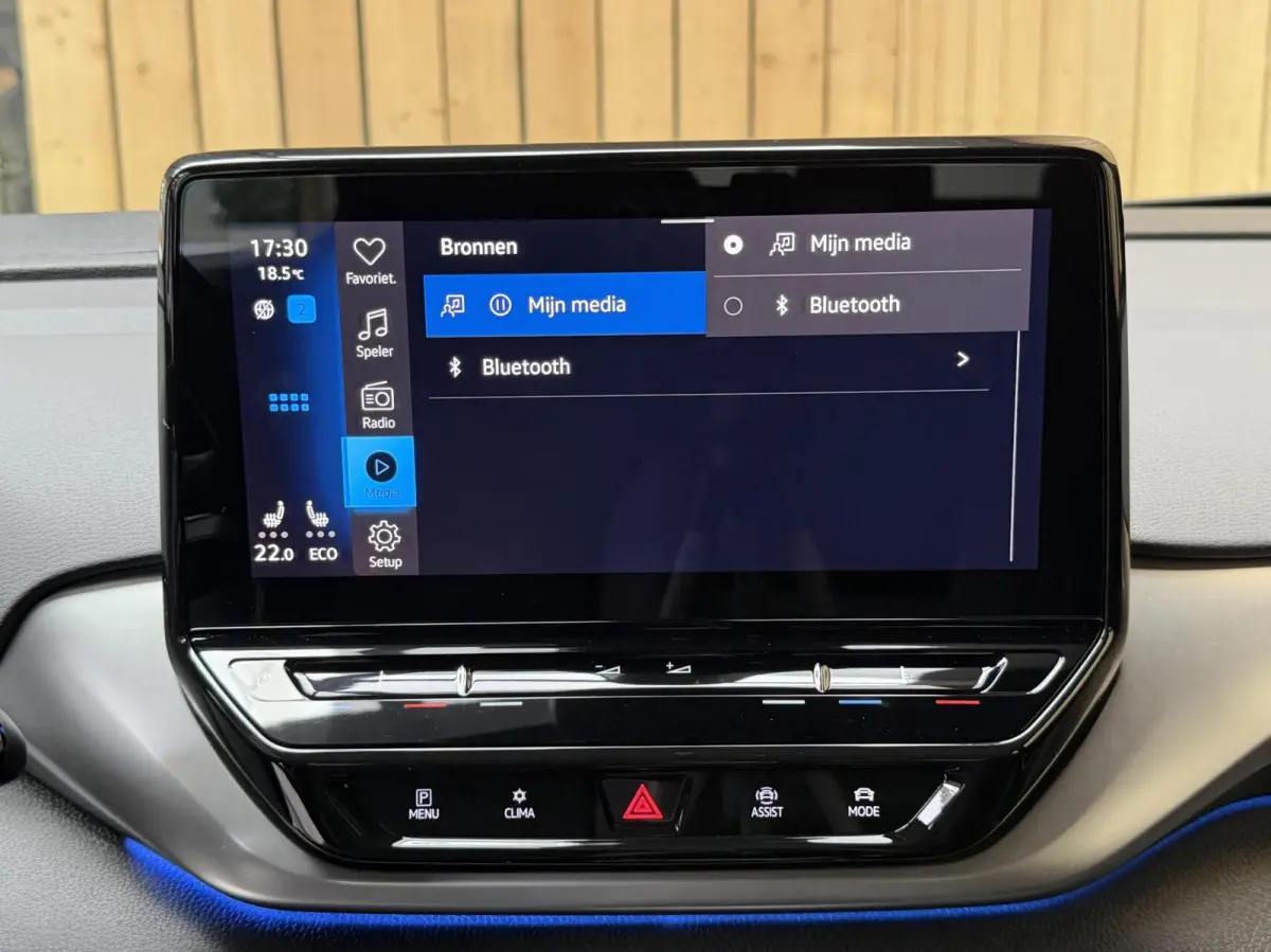 Pro 77 kWh SoH 94,68% | Warmtepomp | Apple CarPlay/Android Auto | Adaptieve cruise control | Climate control | LED koplampen | Navigatiesysteem | Voorstoelen en stuurwiel verwarmd | Parkeers
