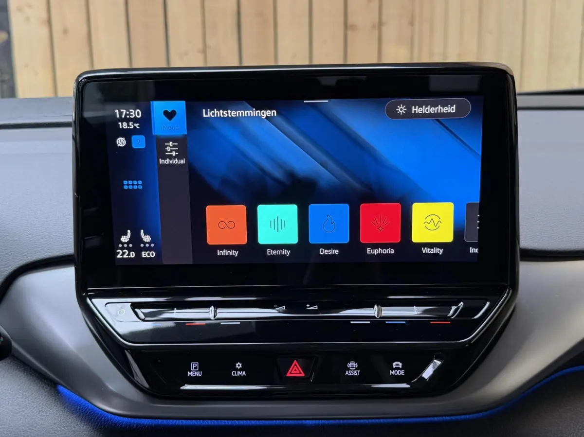 Pro 77 kWh SoH 94,68% | Warmtepomp | Apple CarPlay/Android Auto | Adaptieve cruise control | Climate control | LED koplampen | Navigatiesysteem | Voorstoelen en stuurwiel verwarmd | Parkeers