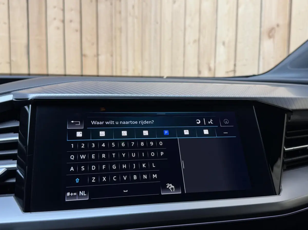 40 Launch edition Advanced Plus 77 kWh SoH 95,39% | Achteruitrijcamera | Adaptieve cruise control | Apple CarPlay/Android Auto | Matrix LED | Navigatiesysteem | Voorstoelen verwarmd | Warmte