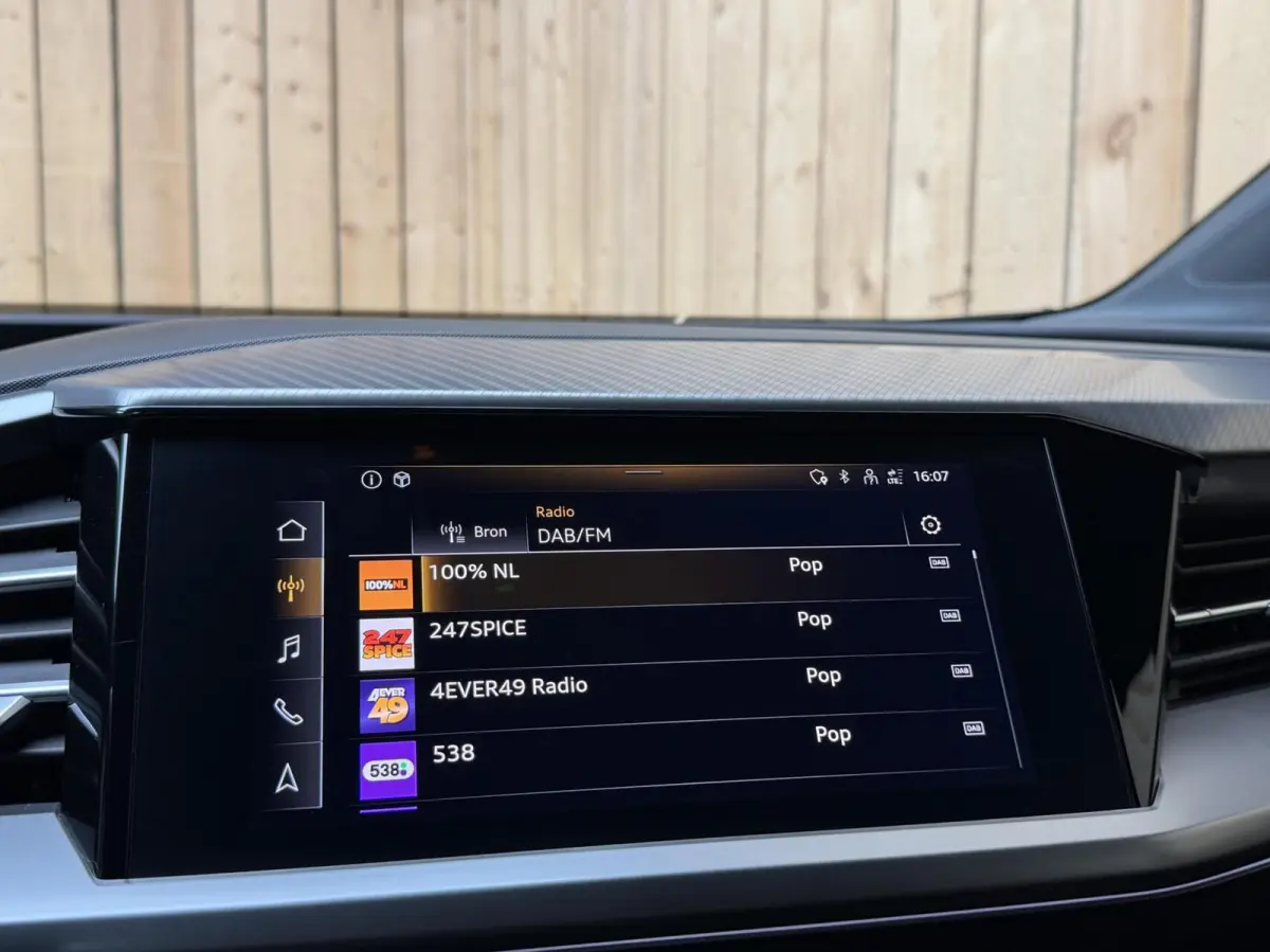 40 Launch edition Advanced Plus 77 kWh SoH 95,39% | Achteruitrijcamera | Adaptieve cruise control | Apple CarPlay/Android Auto | Matrix LED | Navigatiesysteem | Voorstoelen verwarmd | Warmte