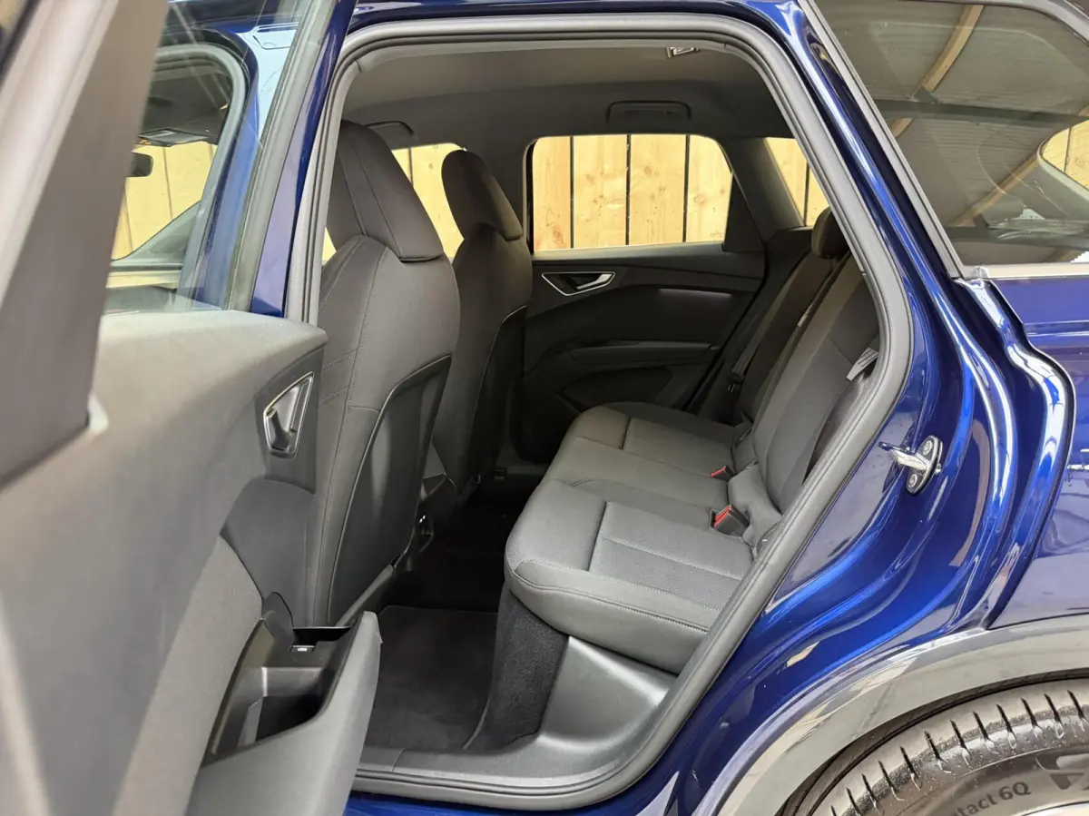 40 Launch edition Advanced Plus 77 kWh SoH 95,39% | Achteruitrijcamera | Adaptieve cruise control | Apple CarPlay/Android Auto | Matrix LED | Navigatiesysteem | Voorstoelen verwarmd | Warmte