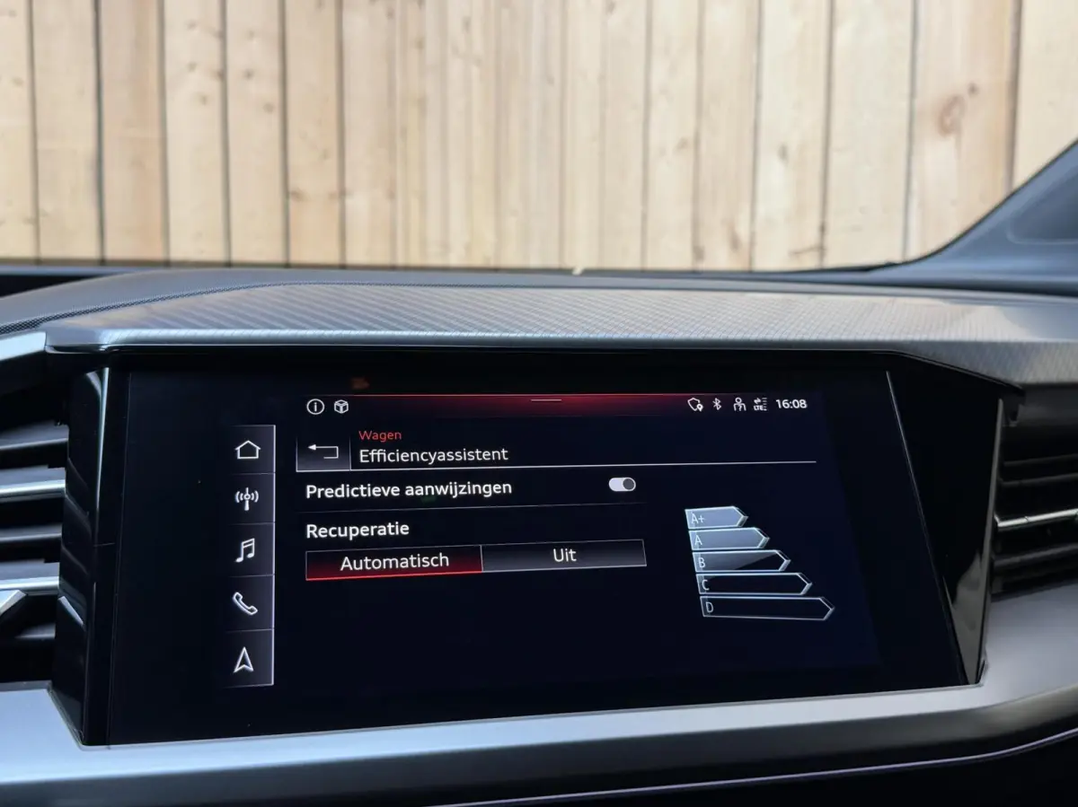 40 Launch edition Advanced Plus 77 kWh SoH 95,39% | Achteruitrijcamera | Adaptieve cruise control | Apple CarPlay/Android Auto | Matrix LED | Navigatiesysteem | Voorstoelen verwarmd | Warmte
