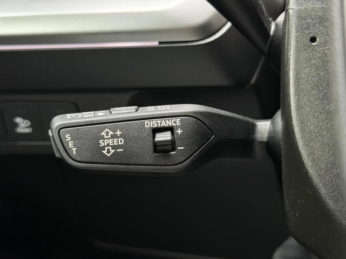 40 Launch edition Advanced Plus 77 kWh SoH 95,39% | Achteruitrijcamera | Adaptieve cruise control | Apple CarPlay/Android Auto | Matrix LED | Navigatiesysteem | Voorstoelen verwarmd | Warmte