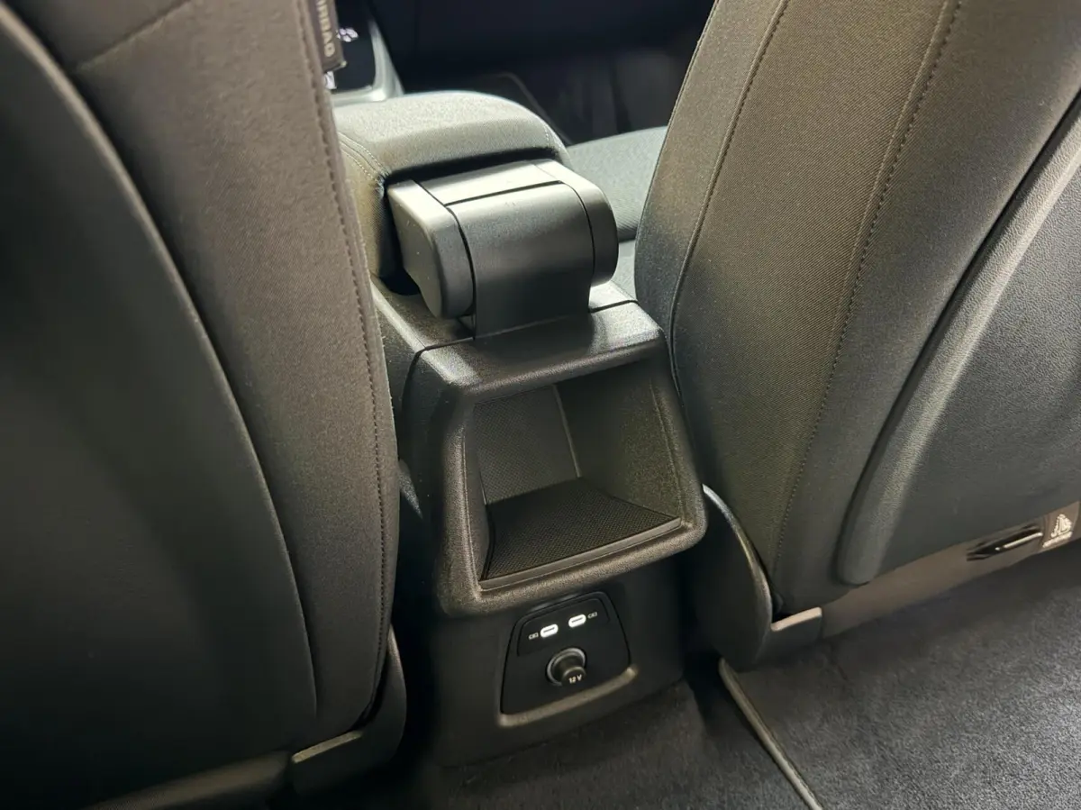 40 Launch edition Advanced Plus 77 kWh SoH 95,39% | Achteruitrijcamera | Adaptieve cruise control | Apple CarPlay/Android Auto | Matrix LED | Navigatiesysteem | Voorstoelen verwarmd | Warmte