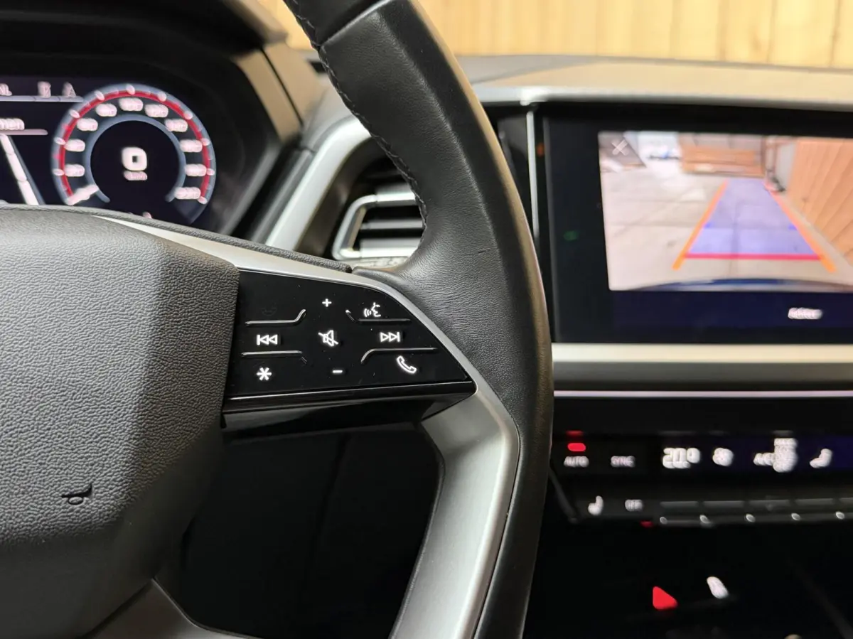 40 Launch edition Advanced Plus 77 kWh SoH 95,39% | Achteruitrijcamera | Adaptieve cruise control | Apple CarPlay/Android Auto | Matrix LED | Navigatiesysteem | Voorstoelen verwarmd | Warmte