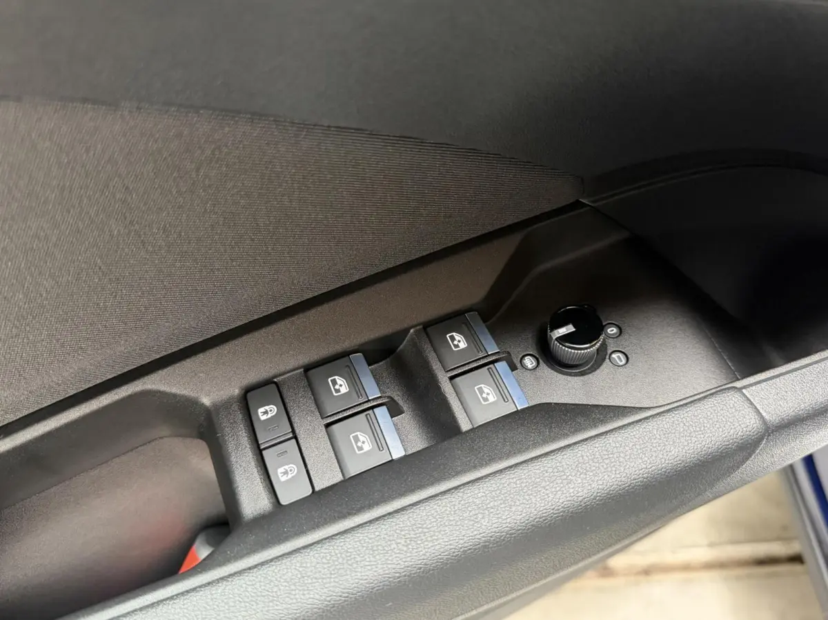 40 Launch edition Advanced Plus 77 kWh SoH 95,39% | Achteruitrijcamera | Adaptieve cruise control | Apple CarPlay/Android Auto | Matrix LED | Navigatiesysteem | Voorstoelen verwarmd | Warmte