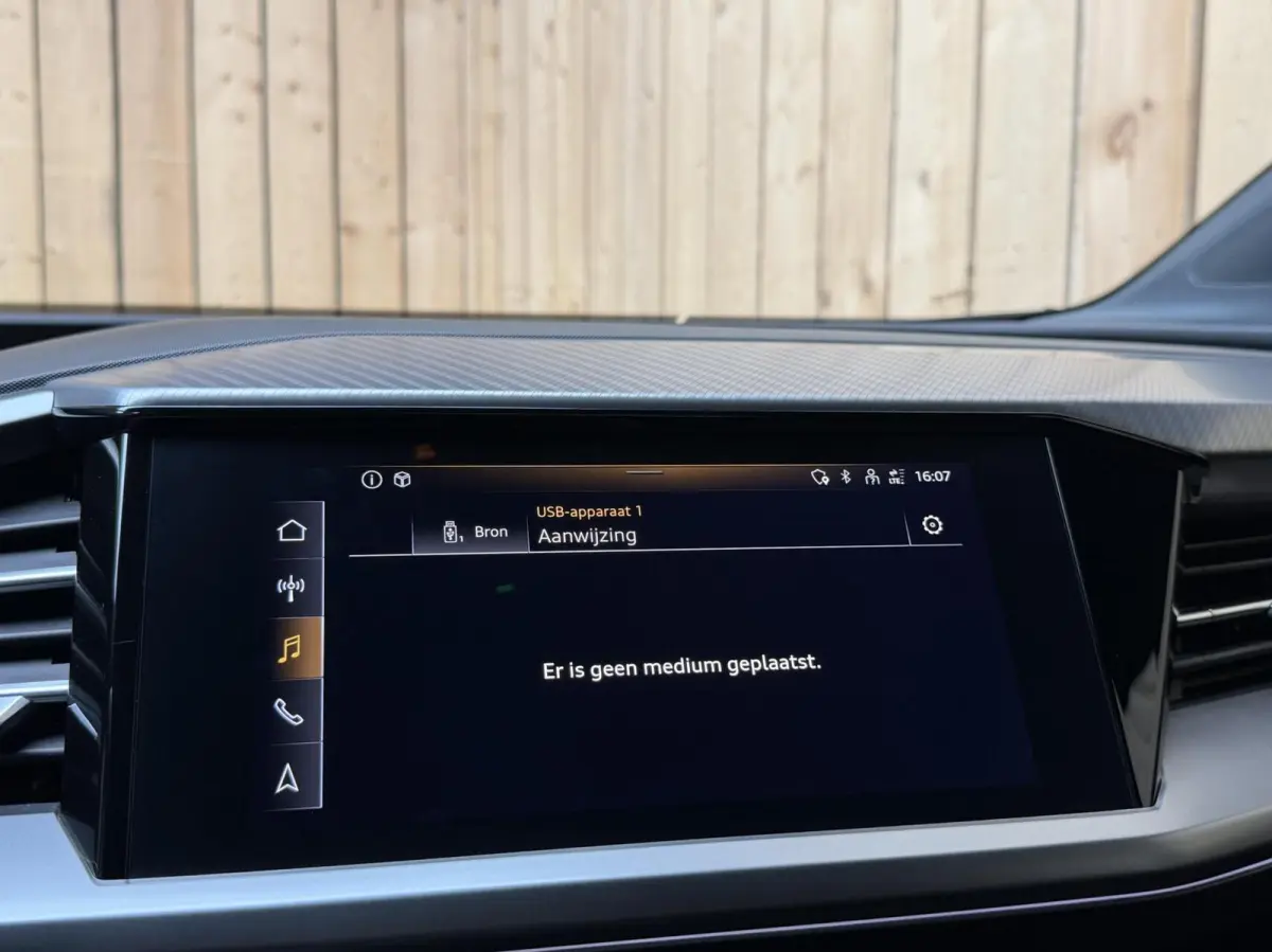 40 Launch edition Advanced Plus 77 kWh SoH 95,39% | Achteruitrijcamera | Adaptieve cruise control | Apple CarPlay/Android Auto | Matrix LED | Navigatiesysteem | Voorstoelen verwarmd | Warmte