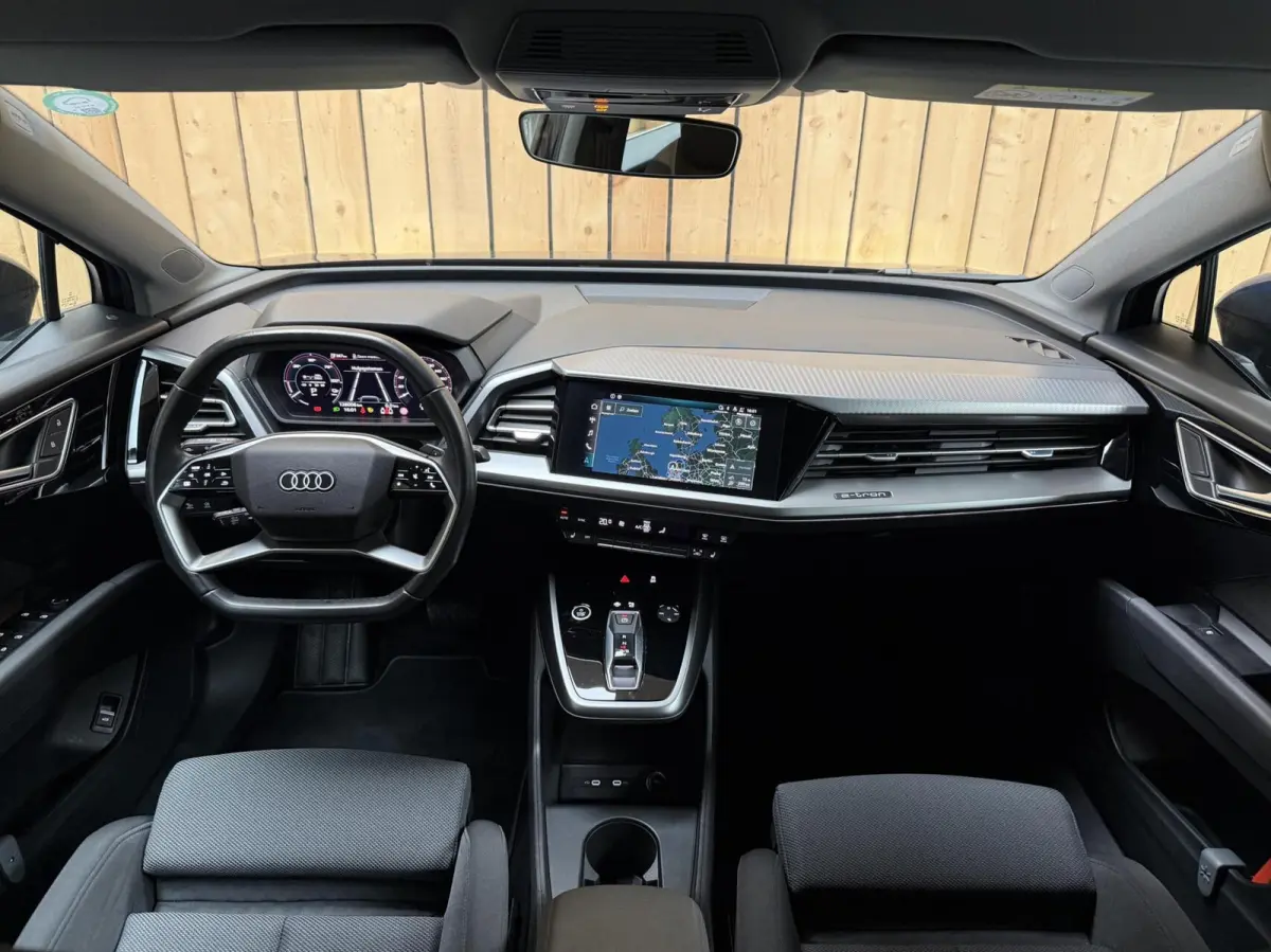 40 Launch edition Advanced Plus 77 kWh SoH 95,39% | Achteruitrijcamera | Adaptieve cruise control | Apple CarPlay/Android Auto | Matrix LED | Navigatiesysteem | Voorstoelen verwarmd | Warmte