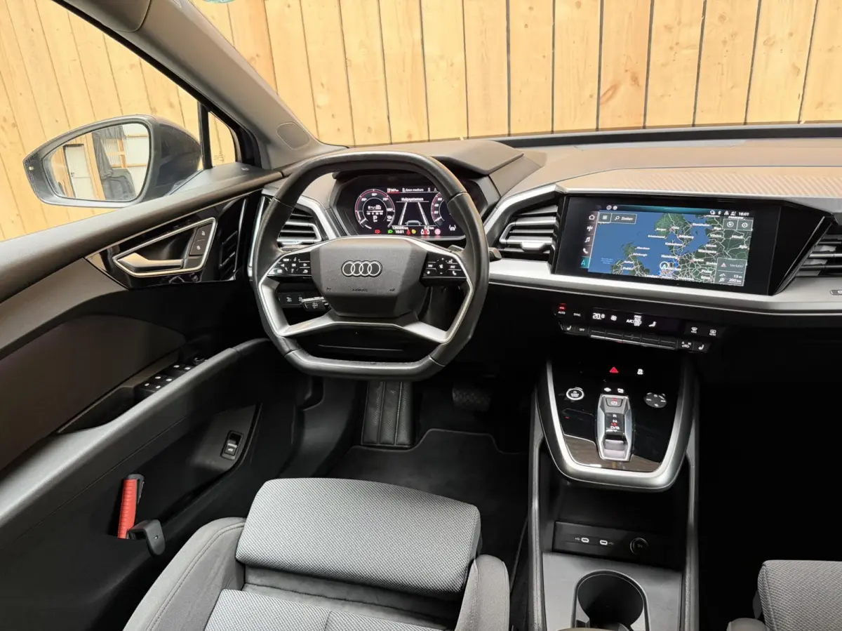 40 Launch edition Advanced Plus 77 kWh SoH 95,39% | Achteruitrijcamera | Adaptieve cruise control | Apple CarPlay/Android Auto | Matrix LED | Navigatiesysteem | Voorstoelen verwarmd | Warmte