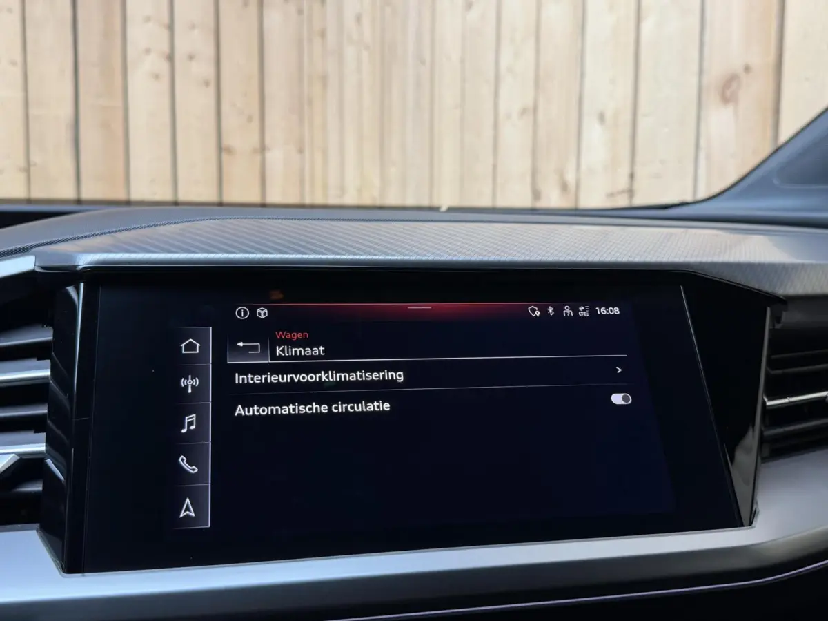 40 Launch edition Advanced Plus 77 kWh SoH 95,39% | Achteruitrijcamera | Adaptieve cruise control | Apple CarPlay/Android Auto | Matrix LED | Navigatiesysteem | Voorstoelen verwarmd | Warmte
