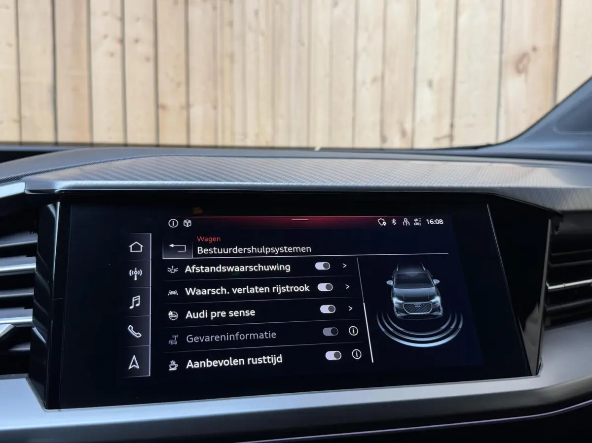 40 Launch edition Advanced Plus 77 kWh SoH 95,39% | Achteruitrijcamera | Adaptieve cruise control | Apple CarPlay/Android Auto | Matrix LED | Navigatiesysteem | Voorstoelen verwarmd | Warmte