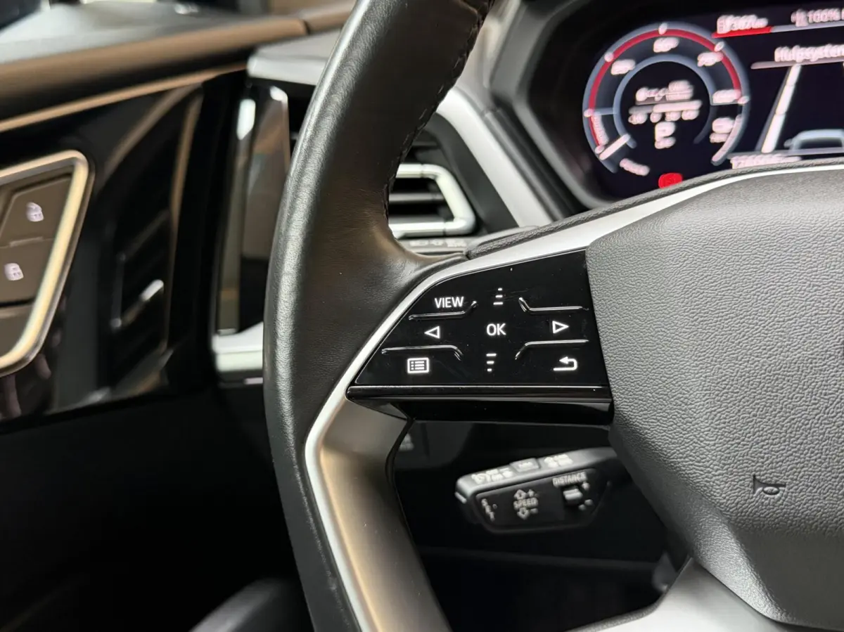 40 Launch edition Advanced Plus 77 kWh SoH 95,39% | Achteruitrijcamera | Adaptieve cruise control | Apple CarPlay/Android Auto | Matrix LED | Navigatiesysteem | Voorstoelen verwarmd | Warmte