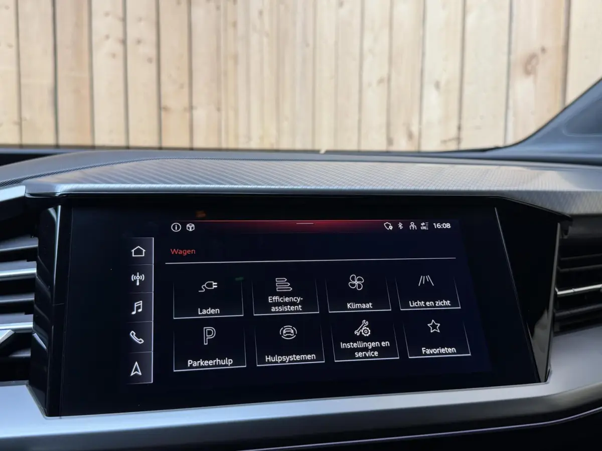 40 Launch edition Advanced Plus 77 kWh SoH 95,39% | Achteruitrijcamera | Adaptieve cruise control | Apple CarPlay/Android Auto | Matrix LED | Navigatiesysteem | Voorstoelen verwarmd | Warmte