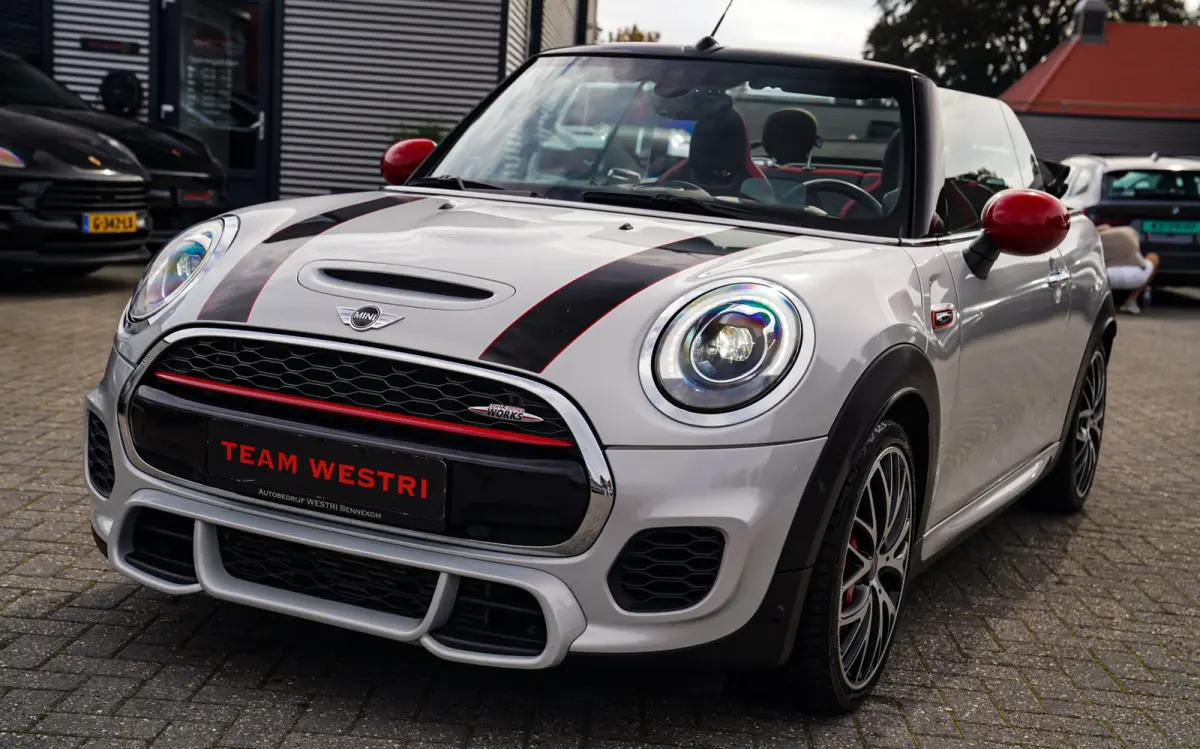 2.0 John Works Chili | Cabriolet | Luxe Leder / Alcantara | Harman/Kardon | Camera | 231PK | HuD