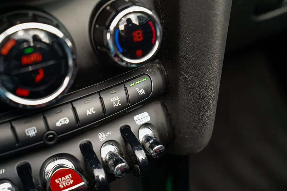 2.0 John Works Chili | Cabriolet | Luxe Leder / Alcantara | Harman/Kardon | Camera | 231PK | HuD