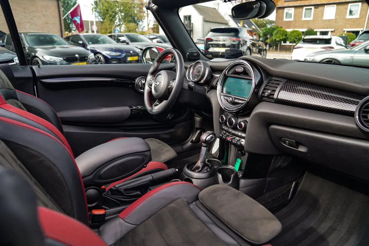 2.0 John Works Chili | Cabriolet | Luxe Leder / Alcantara | Harman/Kardon | Camera | 231PK | HuD